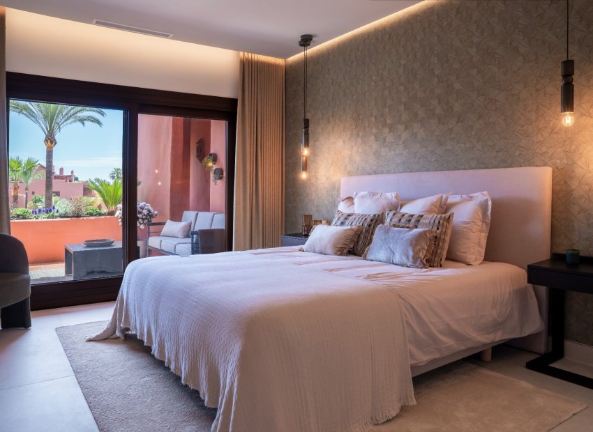 Resale - Apartment / flat - Estepoa - New Golden Mile