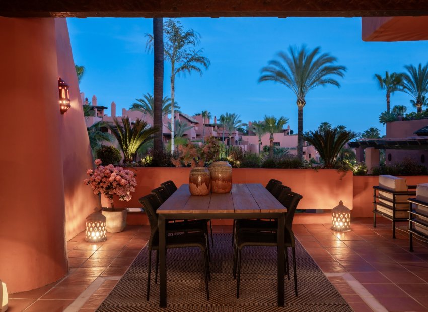 Resale - Apartment / flat - Estepoa - New Golden Mile