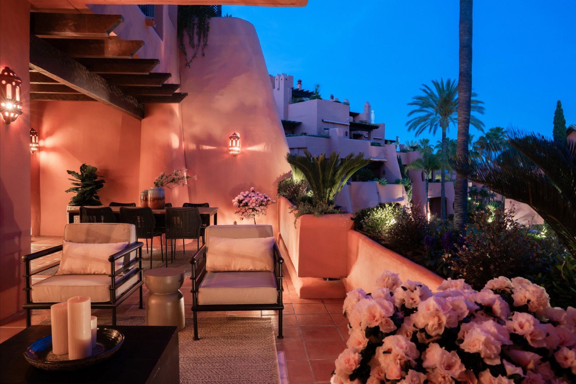 Resale - Apartment / flat - Estepoa - New Golden Mile