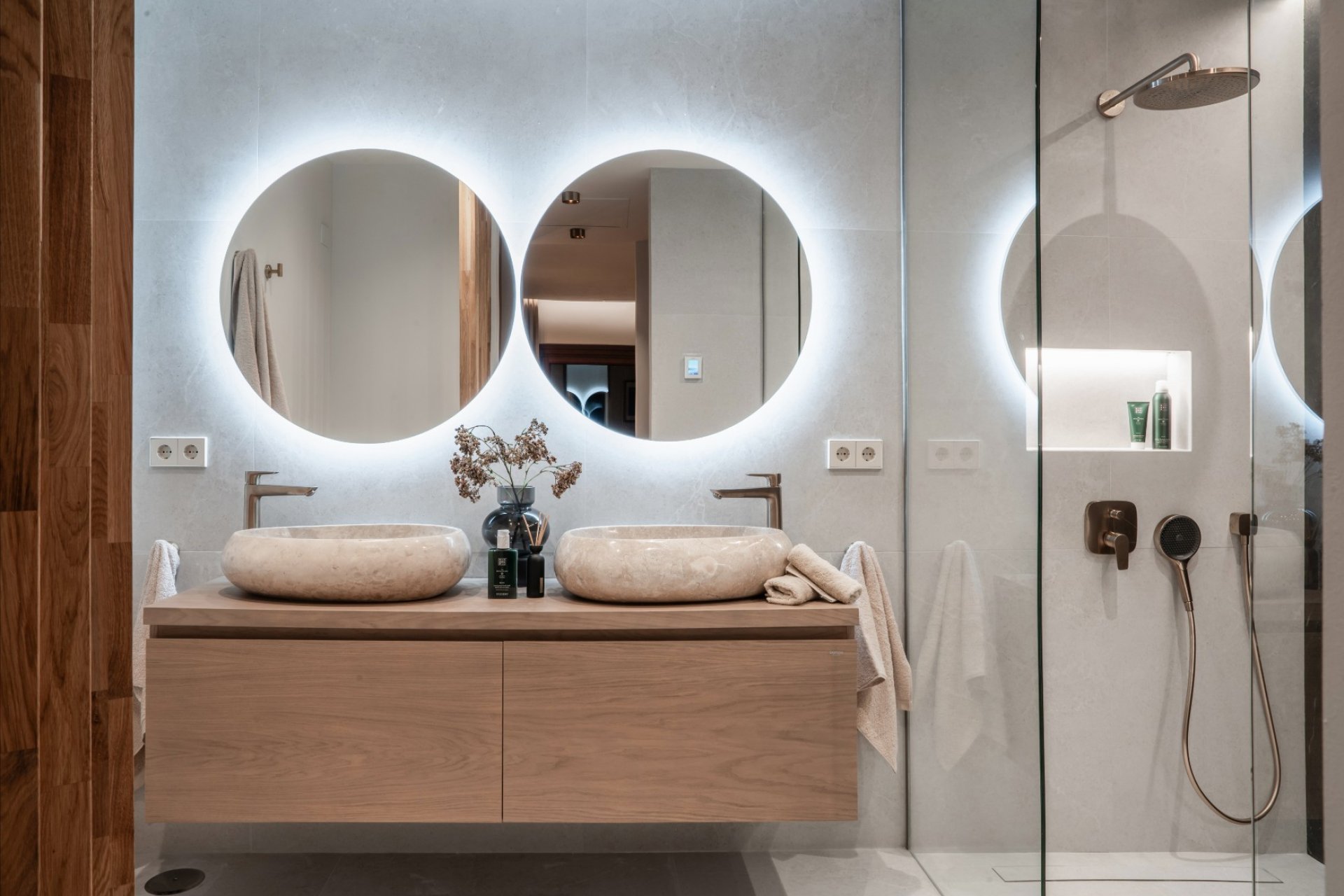 Resale - Apartment / flat - Estepoa - New Golden Mile