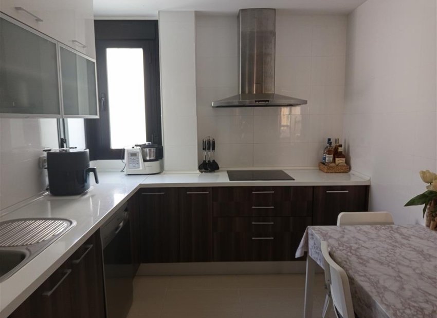Resale - Apartment / flat - Estepoa - Selwo