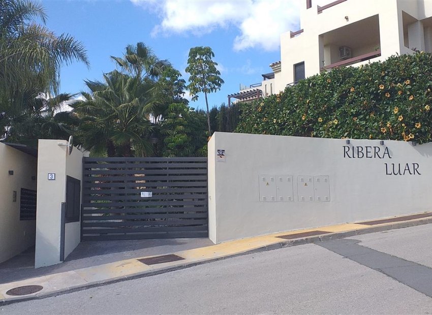 Resale - Apartment / flat - Estepoa - Selwo