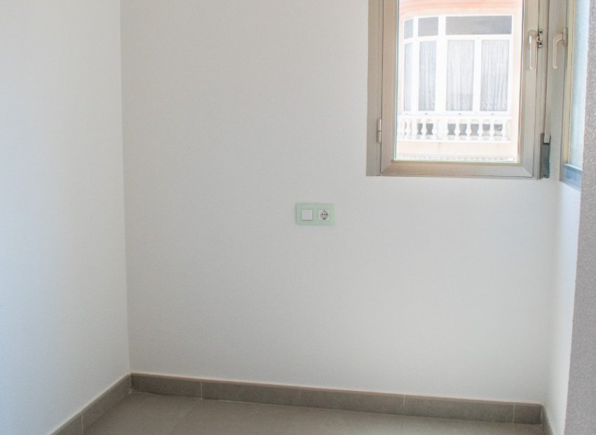 Resale - Apartment / flat - Guardamar del Segura - Center