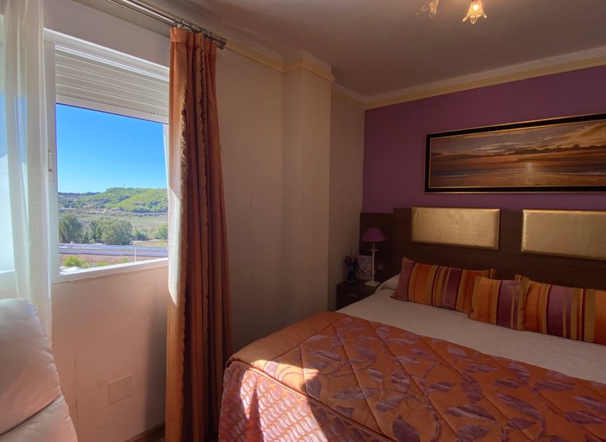 Resale - Apartment / flat - Guardamar del Segura - El Edén