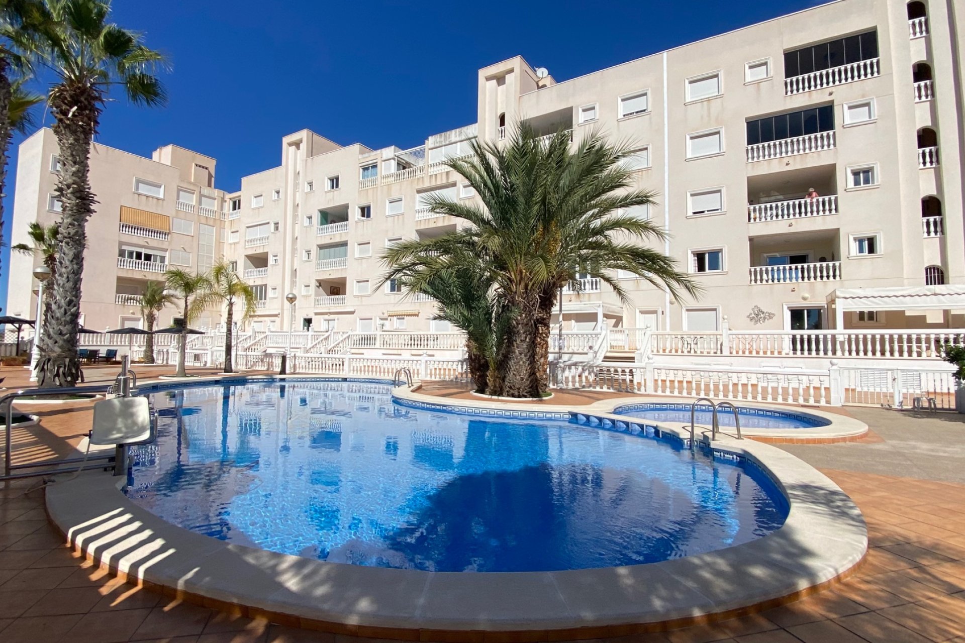 Resale - Apartment / flat - Guardamar del Segura - El Edén