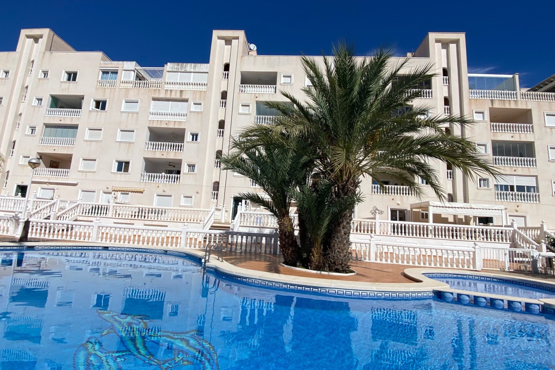 Resale - Apartment / flat - Guardamar del Segura - El Edén