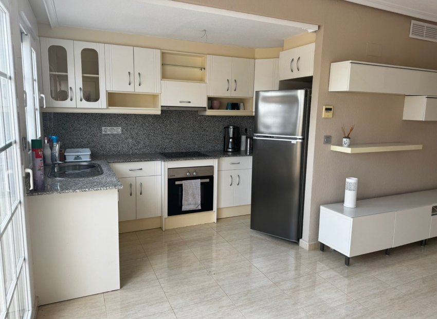 Resale - Apartment / flat - Guardamar del Segura - El Raso