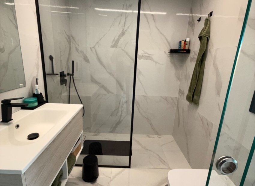 Resale - Apartment / flat - Guardamar del Segura - El Raso