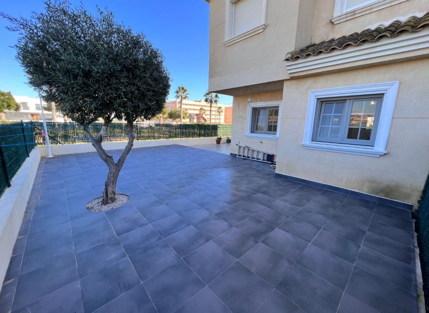 Resale - Apartment / flat - Guardamar del Segura - El Raso
