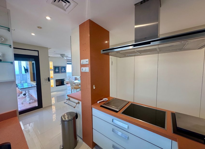 Resale - Apartment / flat - Guardamar del Segura - Marjal Beach