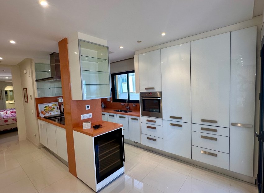 Resale - Apartment / flat - Guardamar del Segura - Marjal Beach