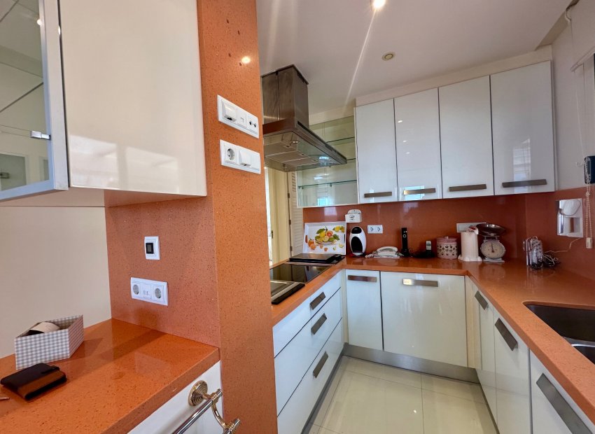 Resale - Apartment / flat - Guardamar del Segura - Marjal Beach