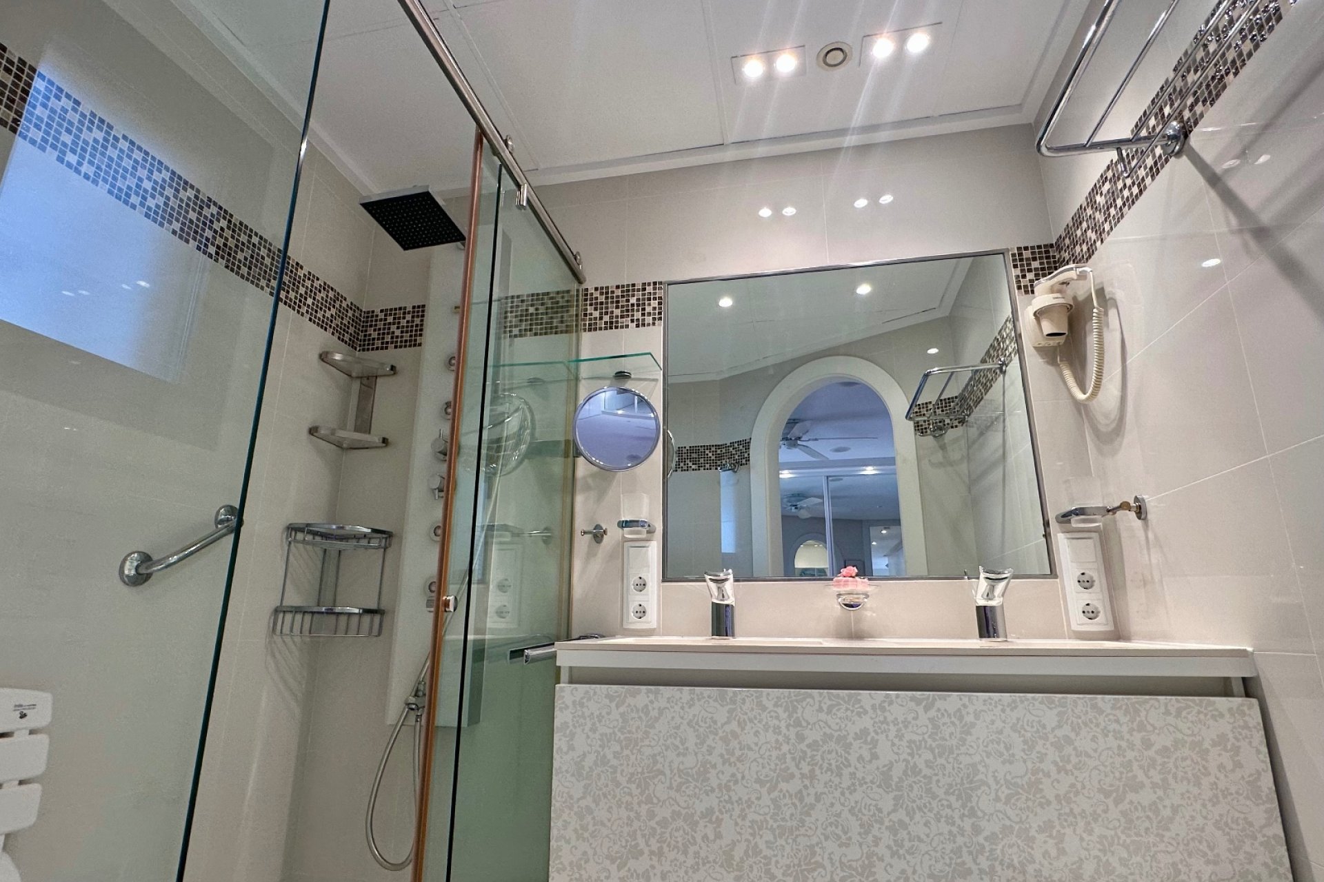 Resale - Apartment / flat - Guardamar del Segura - Marjal Beach