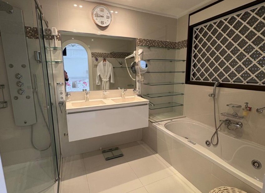 Resale - Apartment / flat - Guardamar del Segura - Marjal Beach