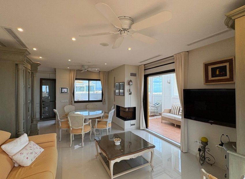 Resale - Apartment / flat - Guardamar del Segura - Marjal Beach