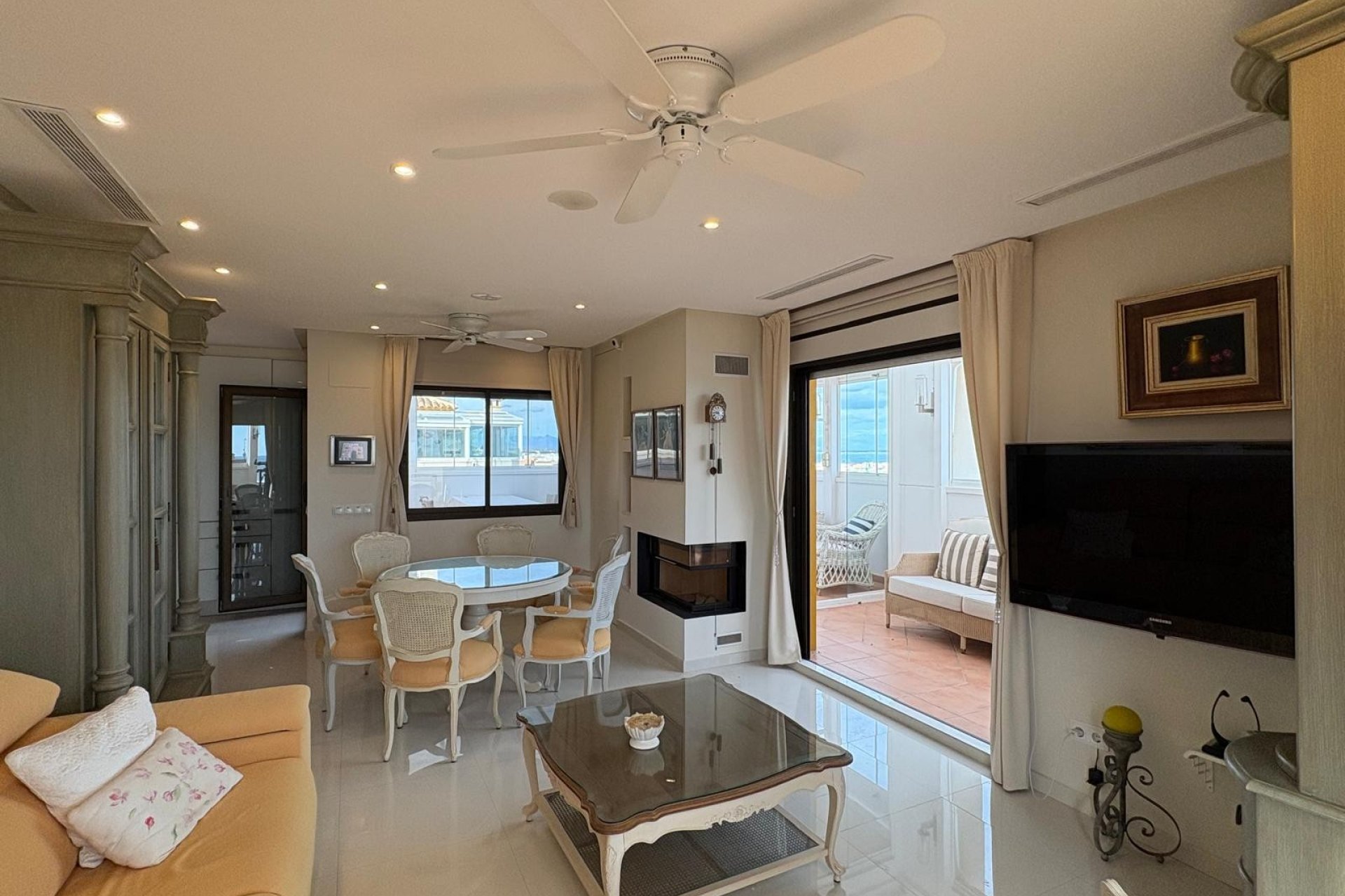 Resale - Apartment / flat - Guardamar del Segura - Marjal Beach