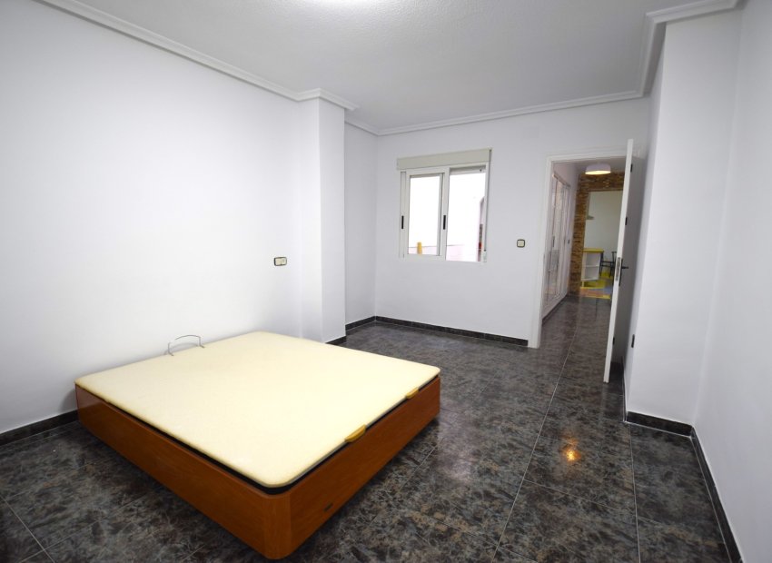 Resale - Apartment / flat - Guardamar del Segura - Pueblo