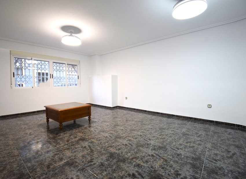 Resale - Apartment / flat - Guardamar del Segura - Pueblo