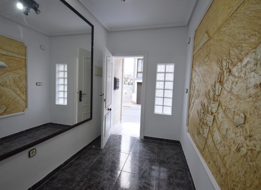 Resale - Apartment / flat - Guardamar del Segura - Pueblo