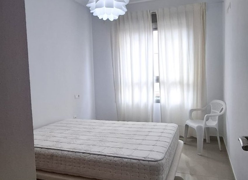 Resale - Apartment / flat - Guardamar del Segura - Pueblo