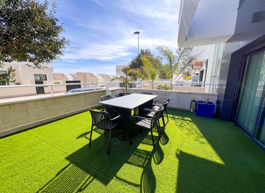 Resale - Apartment / flat - Guardamar del Segura - Urbanizaciones