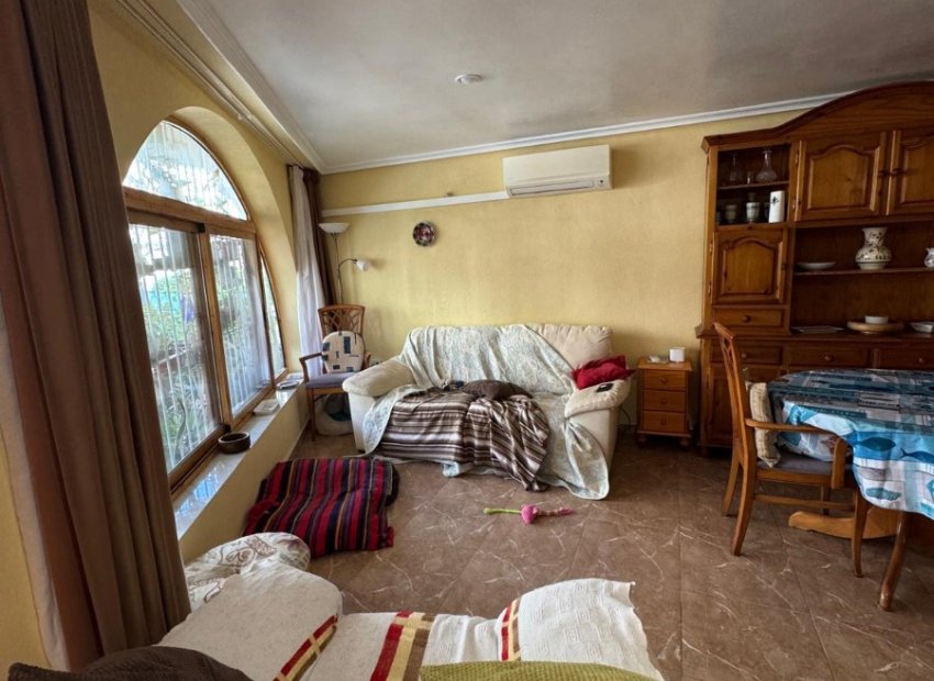 Resale - Apartment / flat - Guardamar del Segura - Urbanizaciones