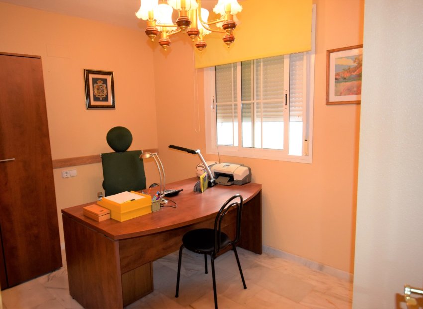 Resale - Apartment / flat - Guardamar del Segura