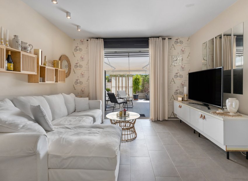 Resale - Apartment / flat - La Mata - Playa