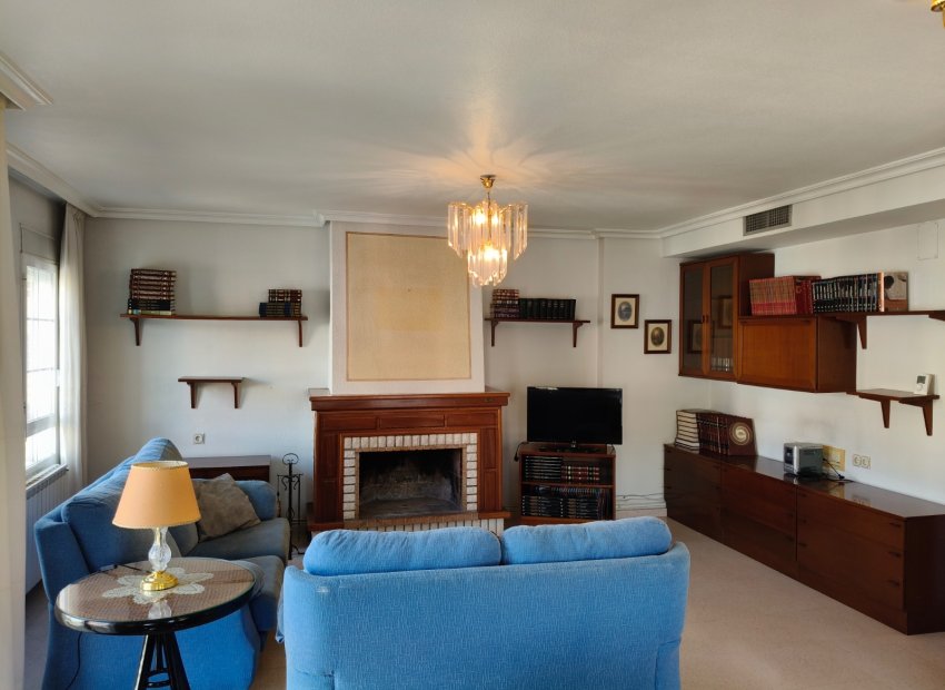 Resale - Apartment / flat - La Romana