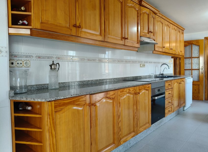 Resale - Apartment / flat - La Romana