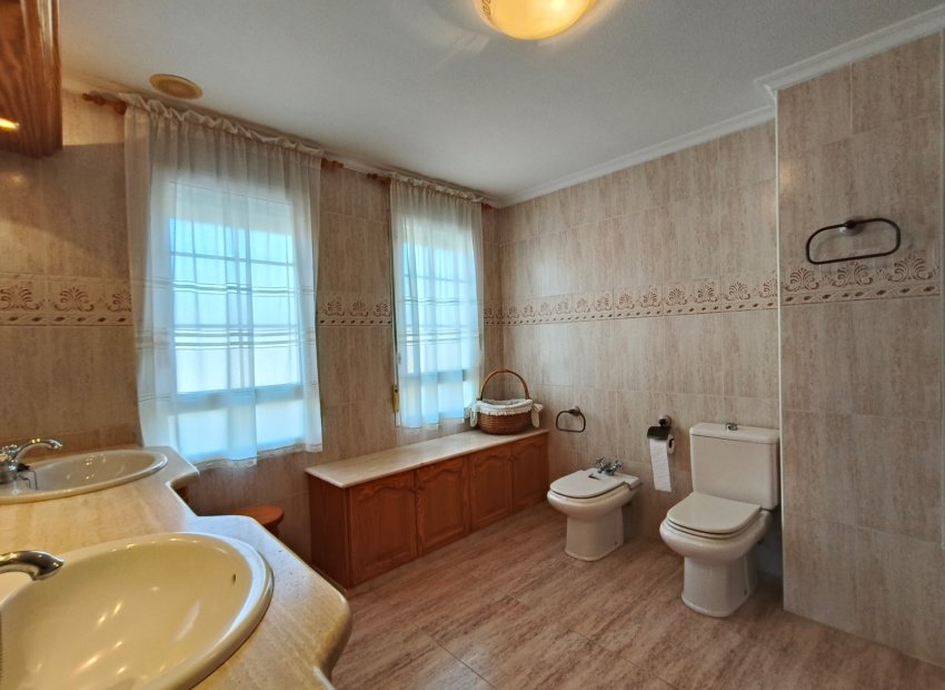 Resale - Apartment / flat - La Romana