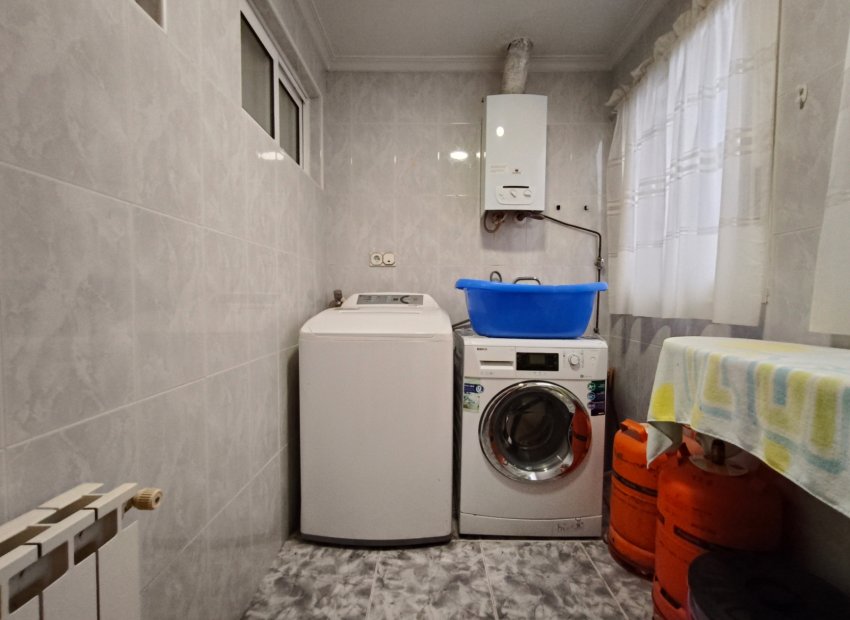 Resale - Apartment / flat - La Romana