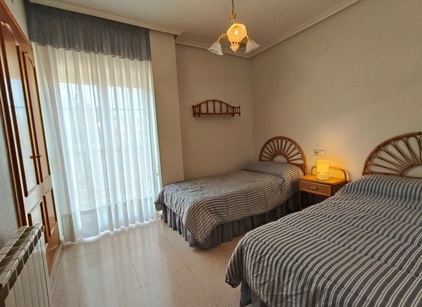 Resale - Apartment / flat - La Romana