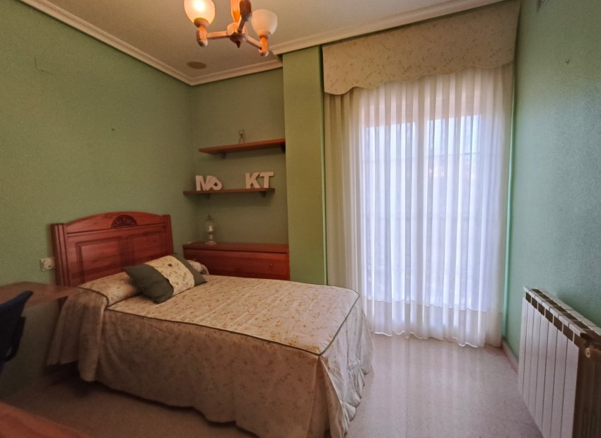 Resale - Apartment / flat - La Romana