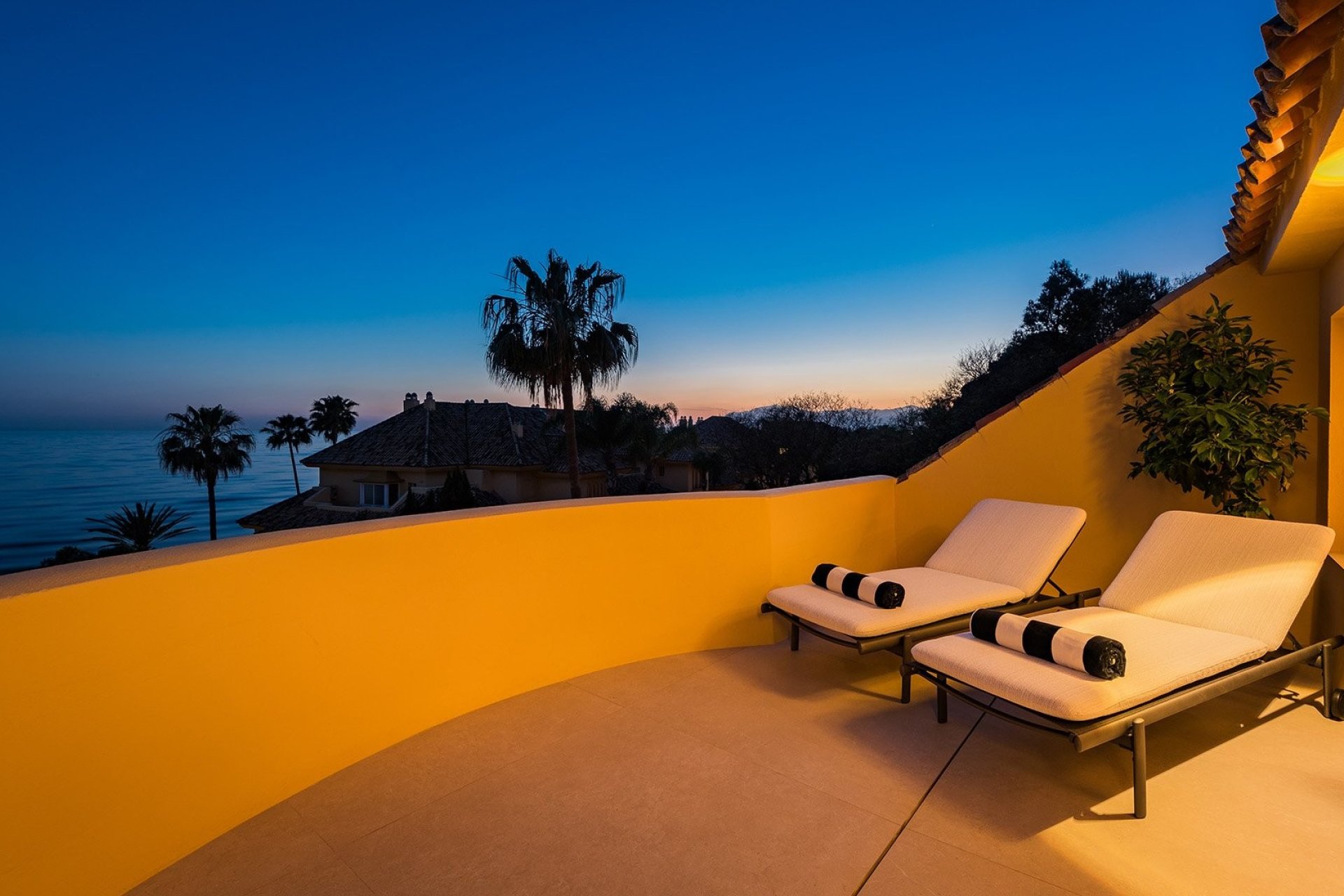 Resale - Apartment / flat - Marbella - East Marbella