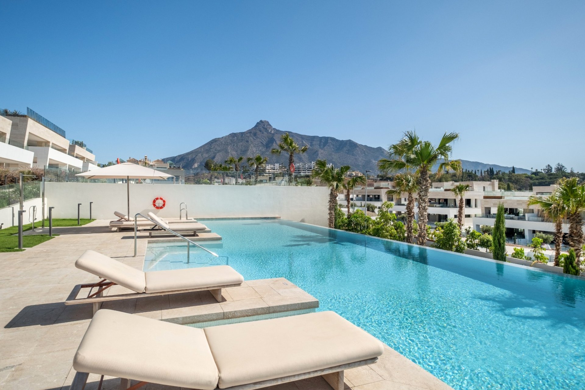 Resale - Apartment / flat - Marbella - Golden Mile