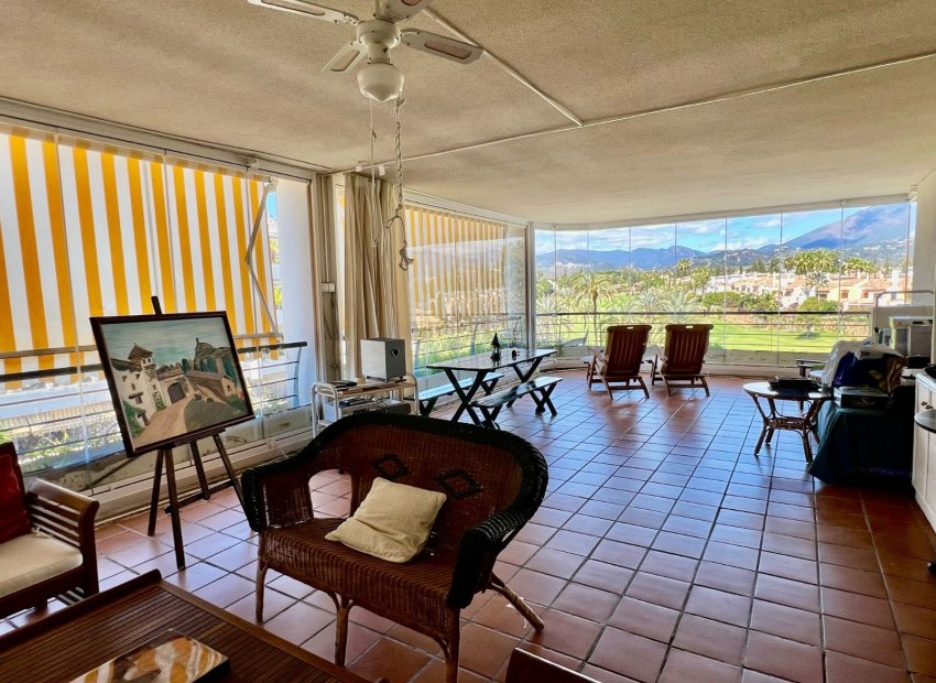 Resale - Apartment / flat - Marbella - Guadalmina Alta