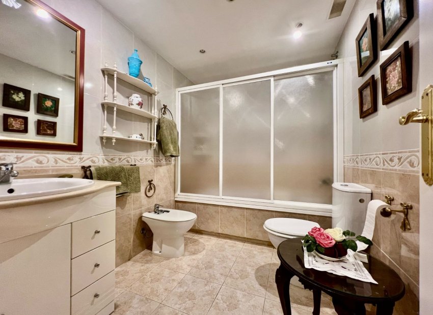 Resale - Apartment / flat - Marbella - Guadalmina Alta