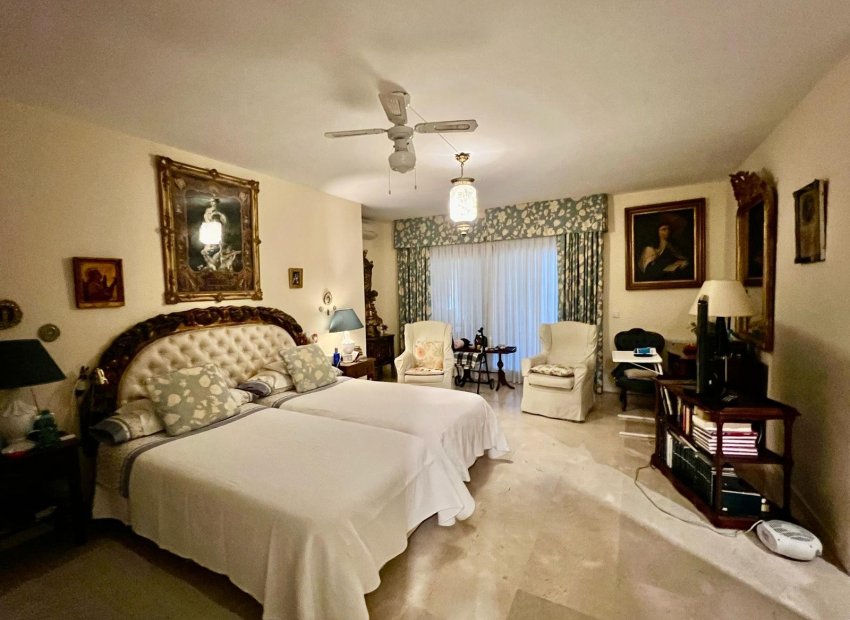 Resale - Apartment / flat - Marbella - Guadalmina Alta