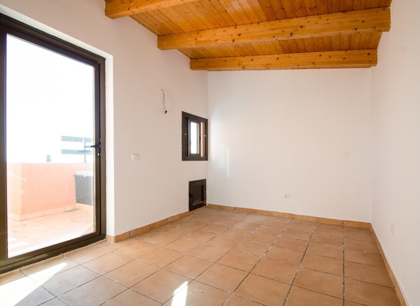 Resale - Apartment / flat - Marbella - La Mairena