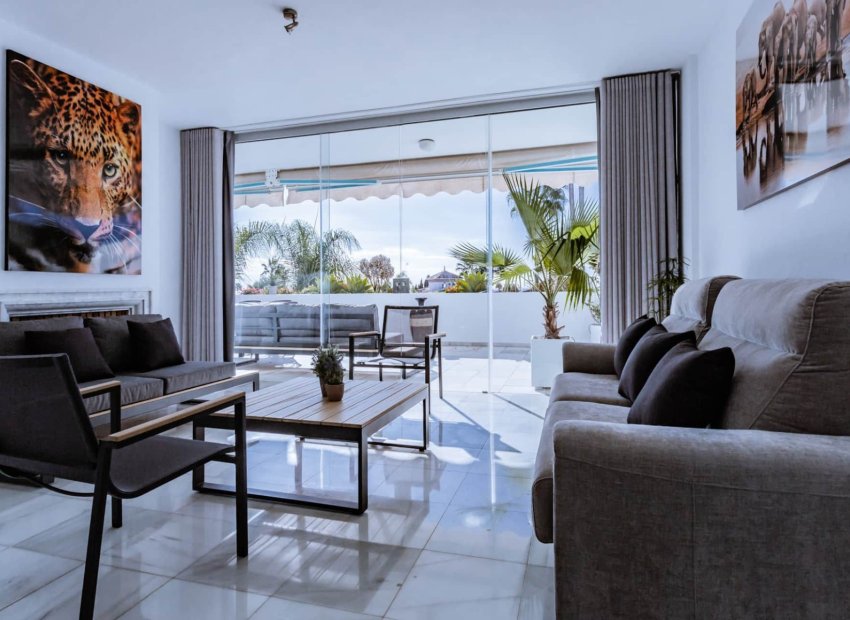 Resale - Apartment / flat - Marbella - Los Monteros