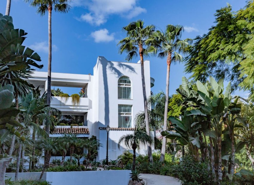 Resale - Apartment / flat - Marbella - Los Monteros