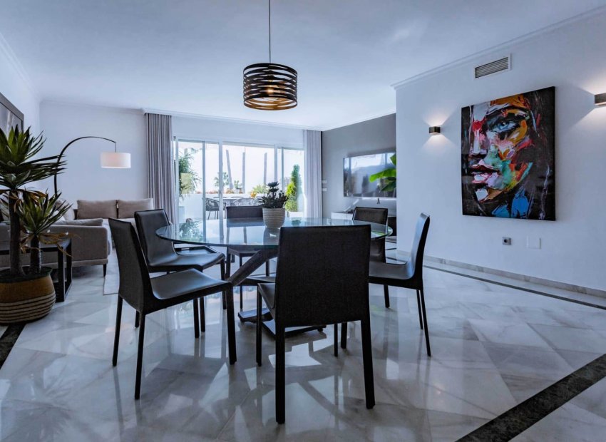 Resale - Apartment / flat - Marbella - Los Monteros