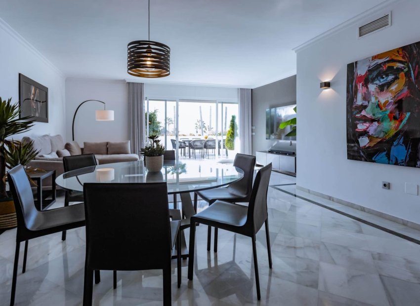 Resale - Apartment / flat - Marbella - Los Monteros