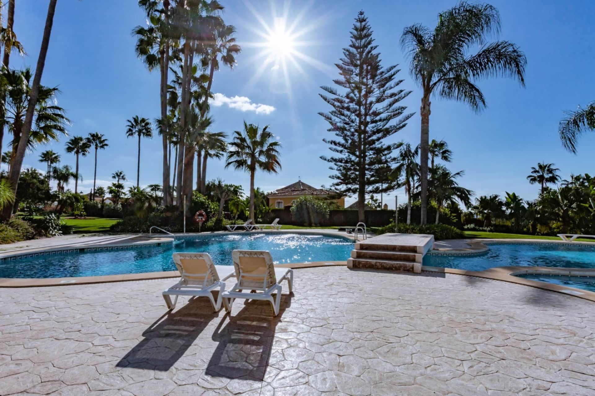 Resale - Apartment / flat - Marbella - Los Monteros