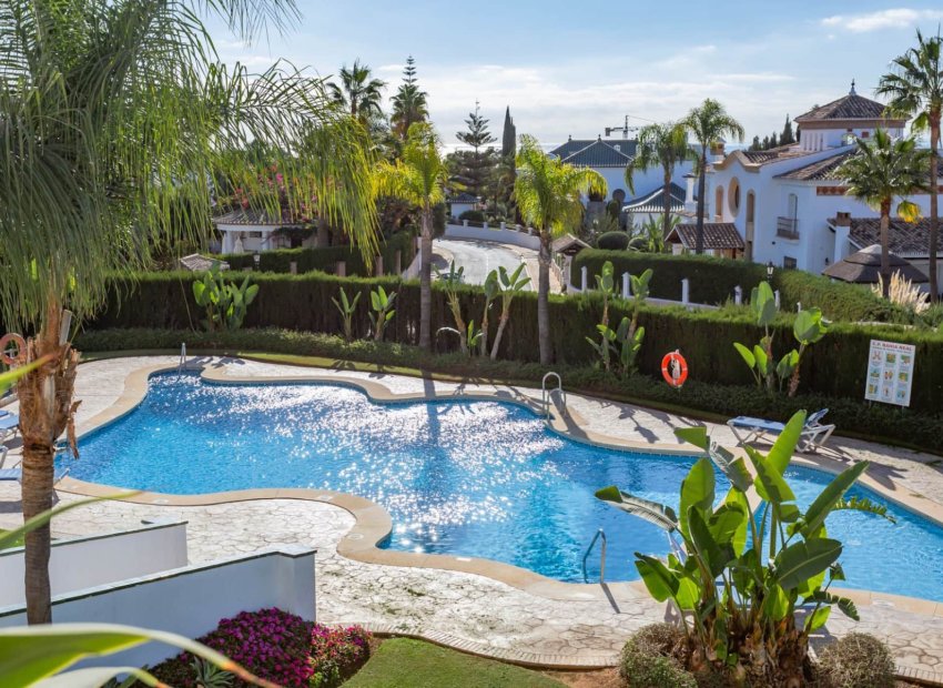 Resale - Apartment / flat - Marbella - Los Monteros