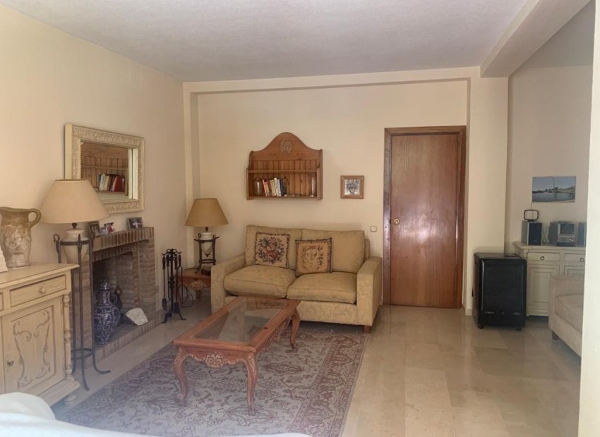 Resale - Apartment / flat - Marbella - Nagueles