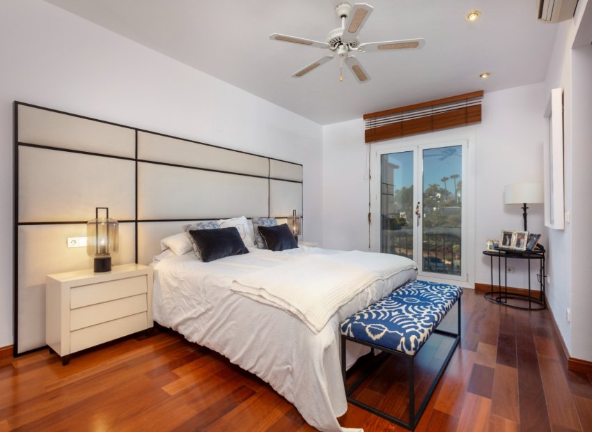 Resale - Apartment / flat - Marbella - Nueva Andalucía