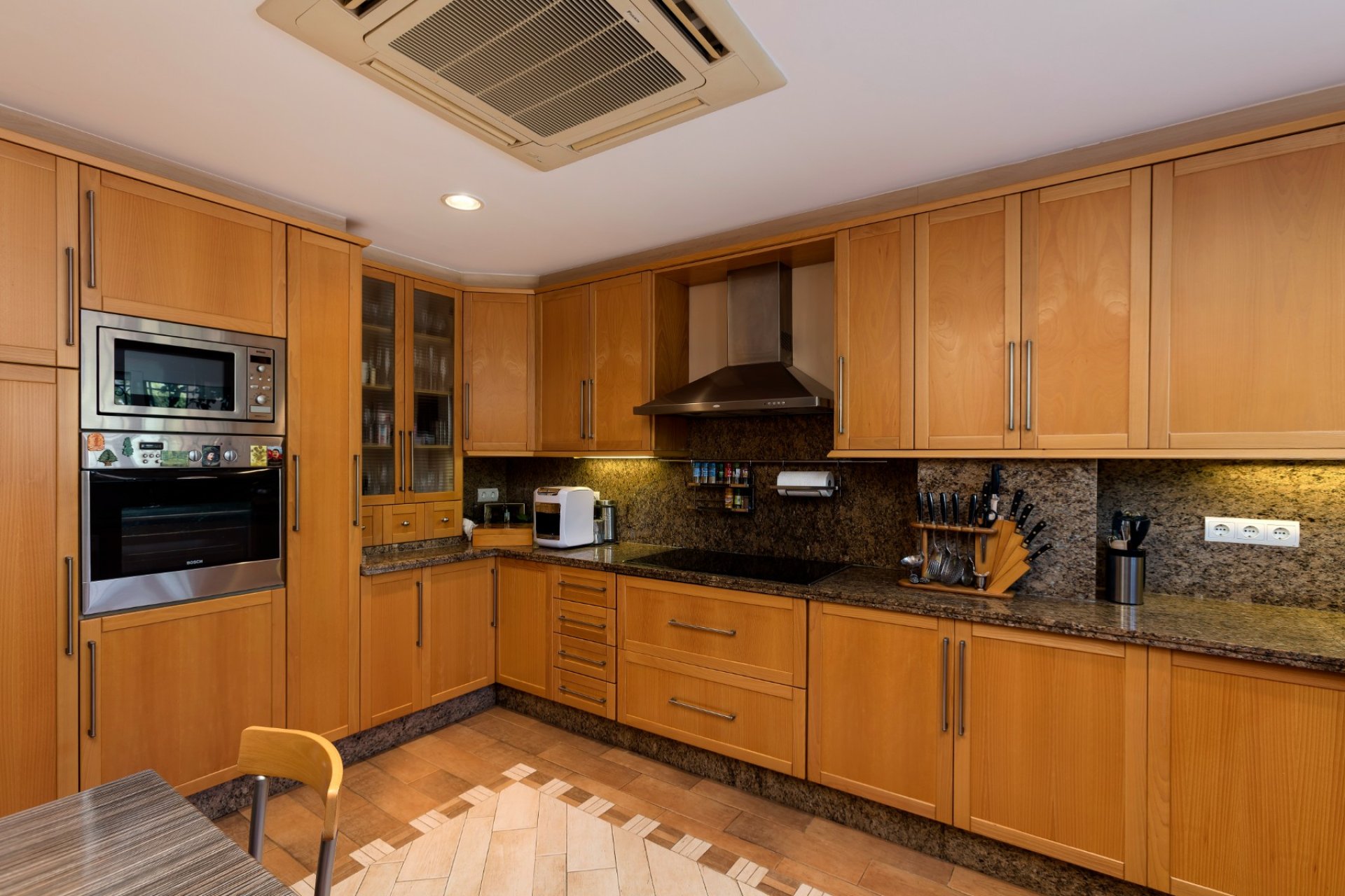 Resale - Apartment / flat - Marbella - Nueva Andalucía