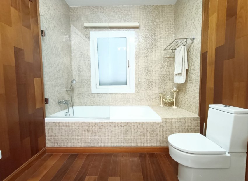 Resale - Apartment / flat - Marbella - Nueva Andalucía